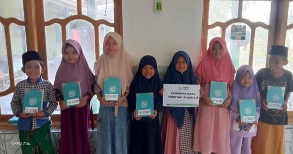 Taman Zakat Hadirkan Mushaf Layak untuk Santri Ponpes di Pulau Sapudi