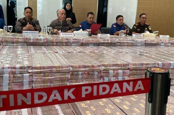 Kejagung Pamerkan Uang Sitaan Rp479 Miliar Dari Kasus TPPU Duta Palma, Pecahan Rp100 Ribu Menggunung