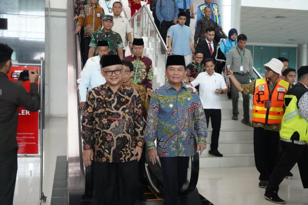 Gubernur Kalteng Sambut Kedatangan Menteri Pendidikan Dasar dan Menengah Abdul Mu’ti di Palangkaraya