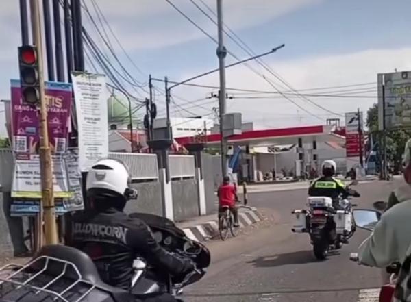 Konvoi Moge Terekam Terobos Lampu Merah di Sragen, Satlantas: Bukan Pengawalan dari Kami