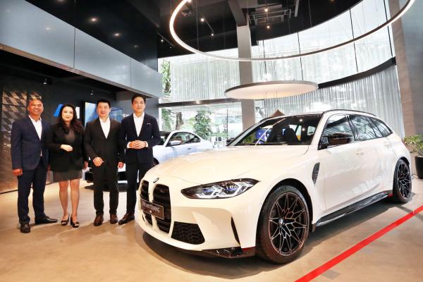 Mewah dan Nyaman, Intip Diler BMW M Surabaya dengan Konsep Retail.Next