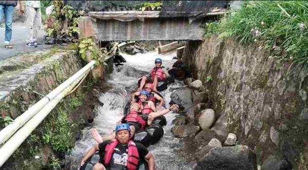 Jumog River Tubing: Petualangan Seru Taklukan Arus Karanganyar!