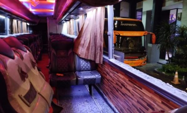 Pelatih Divaldo Alves Terluka Usai Bus Persik Dilempar Batu saat Keluar Stadion Kanjuruhan Malang