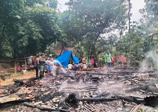 Terjadi Kebakaran Rumah Milik Seorang Warga di Desa Juworo, Pemilik Tengah Bekerja Memuat Jagung