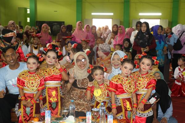 Meriahkan Hari Anak Nasional 2025, Bunda Cantika Hadiri Lomba Anak Tingkat TK se-Bojonegoro