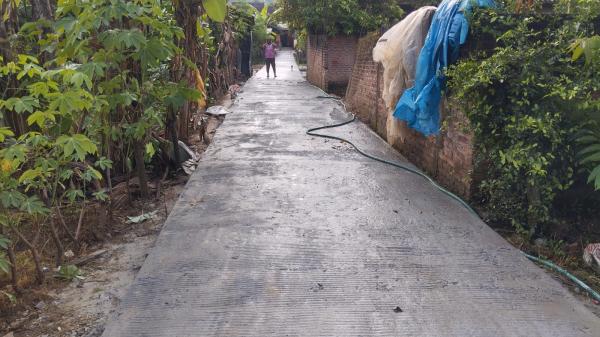 Dorong Mobilitas Warga, Pekon Blitarejo Bangun Jalan Rabat Beton