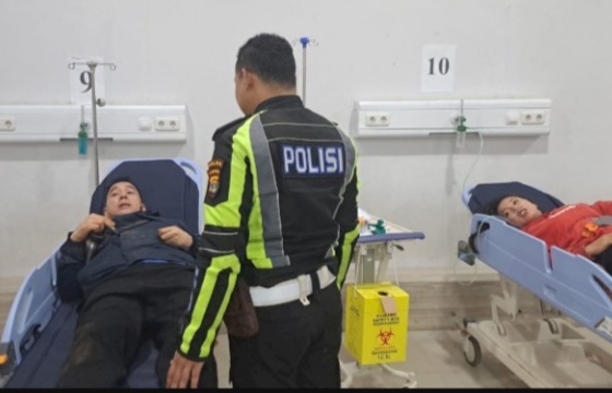 Land Cruiser Anggota DPRD Lampung Terguling di Tol Sumatera, Masuk Drainase