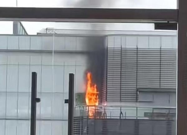 Api Berkobar di Bagian Atas Gedung, Viral Kebakaran di Mall Bintaro XChange