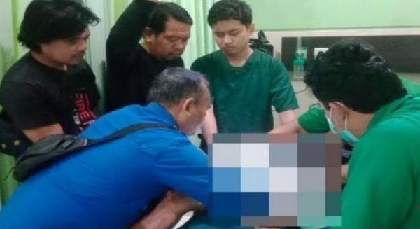 Viral Anunya Kakek Ini Nyangkut di Pipa Paralon, Begini Ceritanya!
