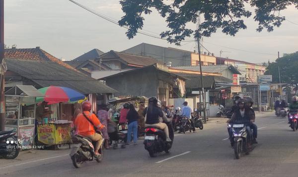 Warga Unyur Belanja di Pasar Dadakan, DPD BRANTAS Kota Serang Desak Pemkot Bangun Pasar Resmi