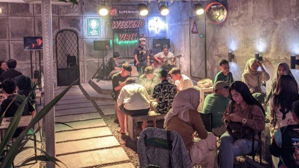 Tergoda Kopi Mertua: Tempat Nongkrong Hits Bernuansa Nostalgia di Kota Banjar
