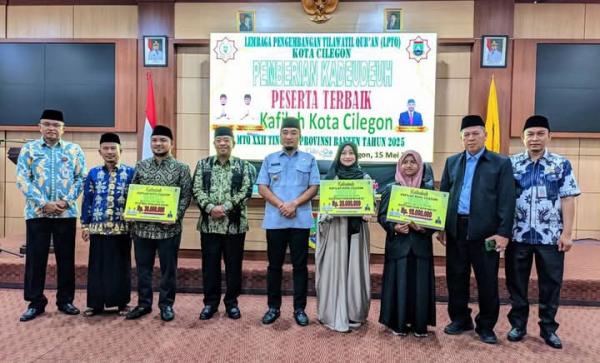 Kota Cilegon Raih 3 Emas di MTQ XXII Banten, Robinsar Berikan Penghargaan Kafilah Terbaik