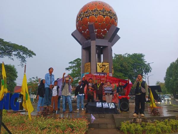 Aksi Solidaritas dan Refleksi Reformasi Diguyur Hujan, Orator: Refleksi Reformasi Didukung Langit