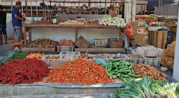 Pedagang di Pasar Mentok Mengeluh Daya Beli Turun