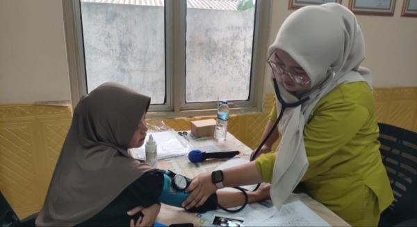 Puluhan Ibu Hamil di Kecamatan Banjar Pandeglang Antusias Ikuti Pemeriksaan USG Gratis dari RS SHL