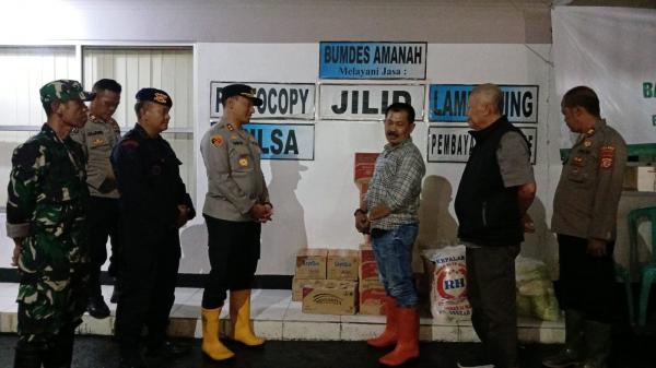 Bantuan untuk Korban Banjir Sukaresik, Polres Tasikmalaya Kota Sediakan Dapur Umum