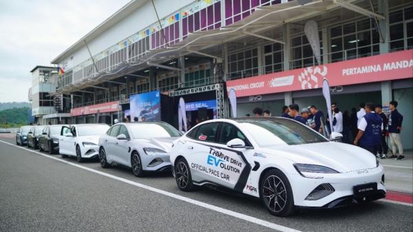 2 Mobil Listrik Bertenaga Buas BYD Seal dan Sealion 7, Buktikan Performa di Sirkuit Mandalika