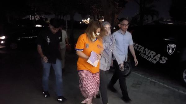 Bos CV Sentosa Seal Surabaya Rasakan Dinginnya Tahanan Polisi, Gara-Gara Tahan 108 Ijazah