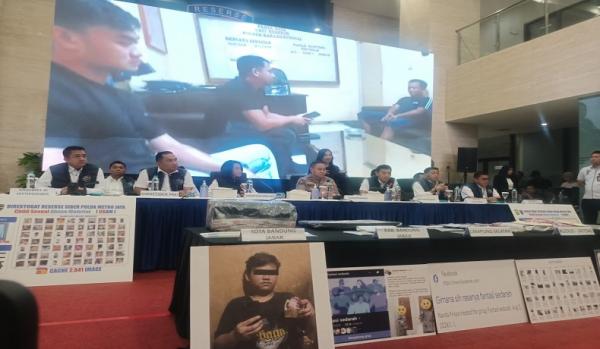 Pembuat Grup Facebook Fantasi Sedarah yang Viral Untung Besar Jual Video Porno dan Dapat Kepuasan