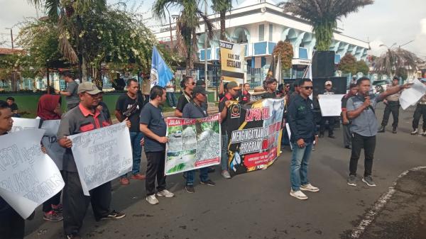 100 Hari Pemerintahan Sudarsono-Supriana, Buruh Banjar: Jangan Cuma Janji Manis