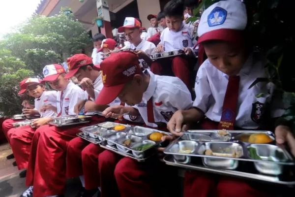 Telan Anggaran Rp3 Triliun, Makan Bergizi Gratis Hanya Jangkau 3,9 Juta Anak Saja?