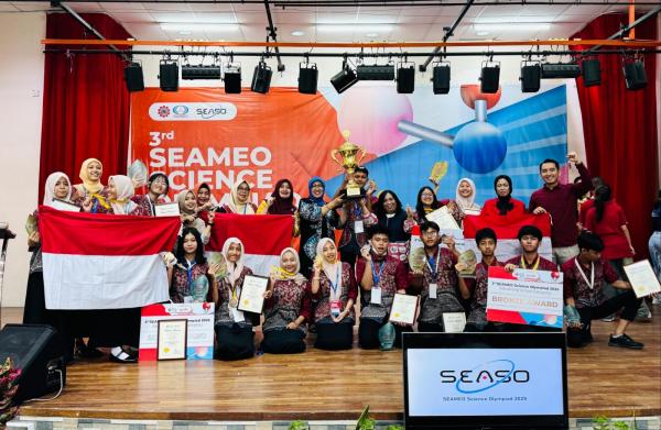 Tim Pelajar Jatim Raih 5 Penghargaan di SEASO 2025 Malaysia