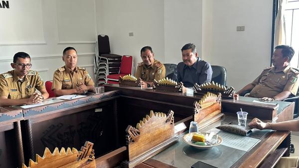 DPRD Pesawaran Tetap Berkantor di Gedung yang Ornamenya Runtuh