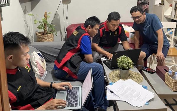 Kejari Karanganyar Geledah Dua Rumah di Bandung, Telusuri Dugaan Korupsi Proyek Masjid Agung