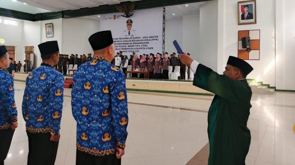 Bupati Herdiat Lantik 364 ASN Baru, Tegaskan Profesionalisme dan Loyalitas sebagai Kunci Pelayanan