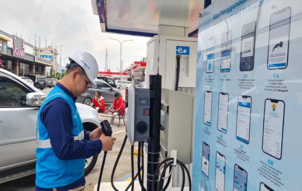 PLN Bekasi Pastikan 20 SPKLU Siap Jelang Idul Adha, Pengguna Mobil Listrik Tak Perlu Khawatir!