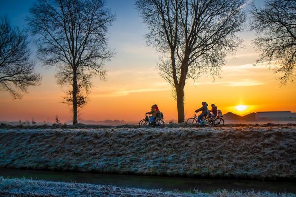 Ketika Malam Jadi 'Garis Batas', Jam Malam Pelajar di Jabar Resmi Ditetapkan