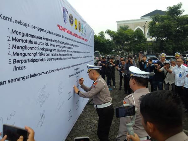 Satlantas Polresta Sidoarjo Gelar Deklarasi Ambulans Road Safety, Ambulans Wajib Utamakan Etika