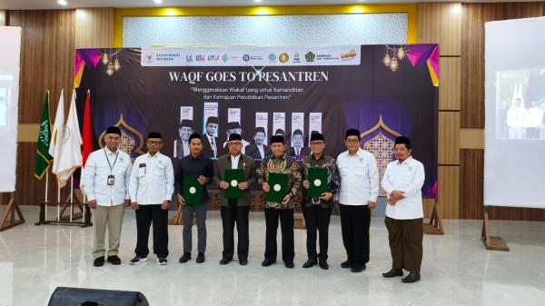Santri dan Pesantren Jadi Lokomotif Baru Gerakan Wakaf Nasional