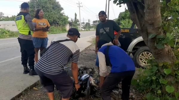 Gagal Menyalib, Pengendara Sepeda motor Tabrak Truk Kritis