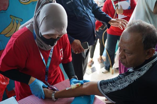 Hari Lanjut Usia Nasional 2025, Pelindo Fasilitasi Cek Kesehatan 300 Lansia di Jakut