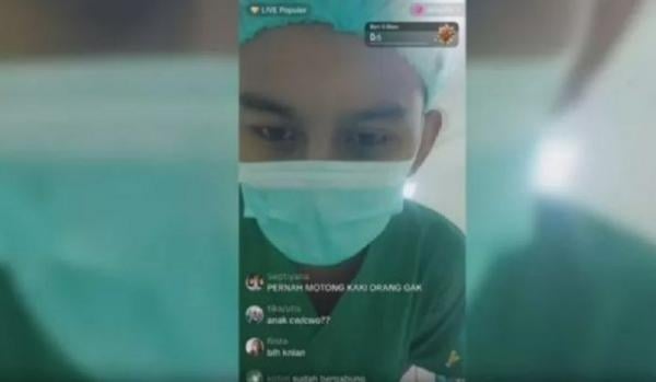 Viral 2 Tenaga Kesehatan Live TikTok saat Operasi Pasien, Ini Tindakan Pihak Rumah Sakit!
