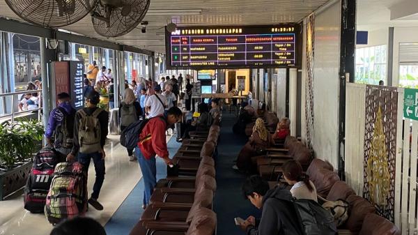 Libur Kenaikan Yesus Kristus, Ribuan Penumpang KA Jarak Jauh Tiba di Stasiun Daop 6