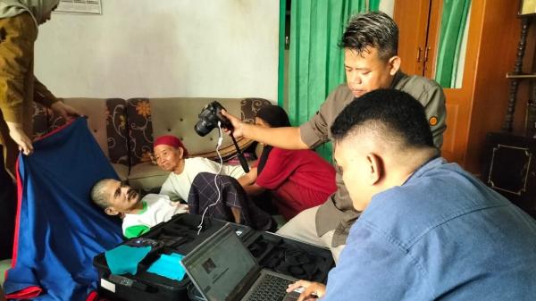 Libur Nasional Tak Jadi Penghalang Disdukcapil Ciamis Layani Perekaman KTP bagi Warga dan Difabel