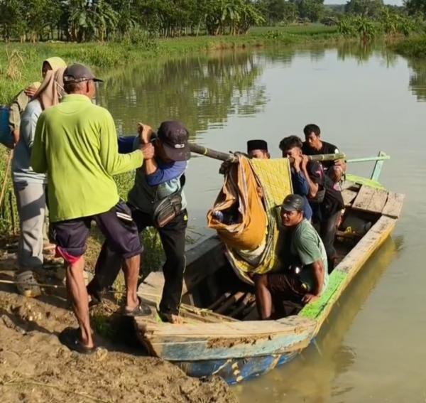 Ibu hamil di Pandeglang Berjuang ke Puskesmas Ditandu dan Menaiki Perahu Untuk Dapat Melahirkan