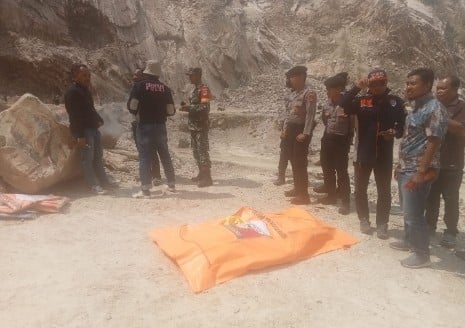 Longsor Gunung Kuda Cirebon, Dedi Mulyadi  Perintahkan Tutup Perusahaan Permanen