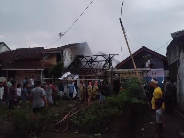 Rumah di Gunung Kialir Kota Tasikmalaya Hangus Terbakar, Diduga Akibat Pembakaran Sampah