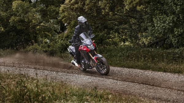 Motor Adventure Terbaik? Ini Alasan Honda CB500X Layak Jadi Pilihan