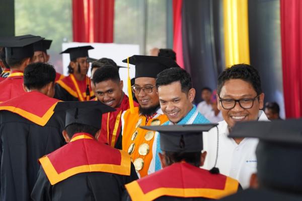 Beasiswa Sumbawa Timur Mining Dukung Mahasiswa Dompu Raih Prestasi