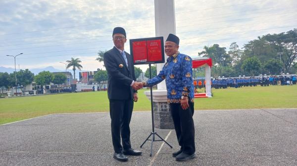 Momentum Hari Lahir Pancasila, Pemkot Tasikmalaya Resmikan Buku Antologi Wasbang Karya Ajat Sudrajat