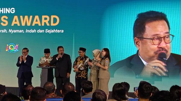 Air Mata Rano Karno Menetes Mengiringi Peluncuran Benyamin S Award: Terwujud Mimpi Si Doel dan Saben