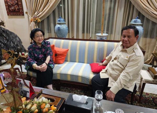 Prabowo-Mega Makin Rapat, PDIP Tegaskan Masih di Luar Pemerintahan