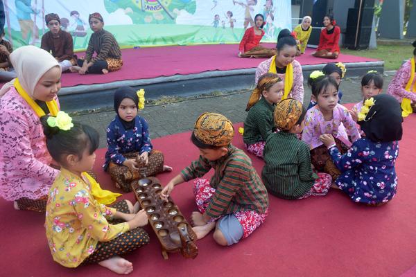 Festival Dolanan Anak 2025, Komitmen Unnes Perkuat Pilar Nilai dan Karakter Konservasi