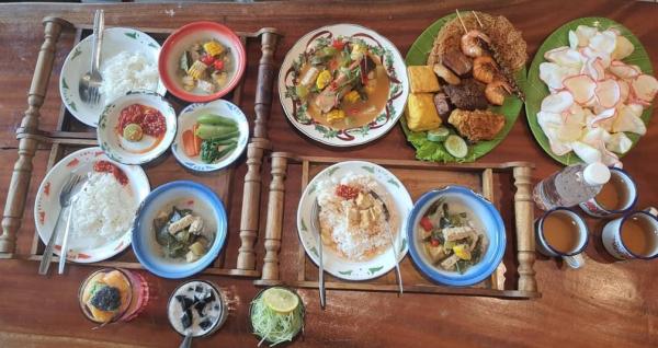 Masakan Ibu dengan Rasa Autentik Jawa Hadir di Warung Lodeh Riau Bandung