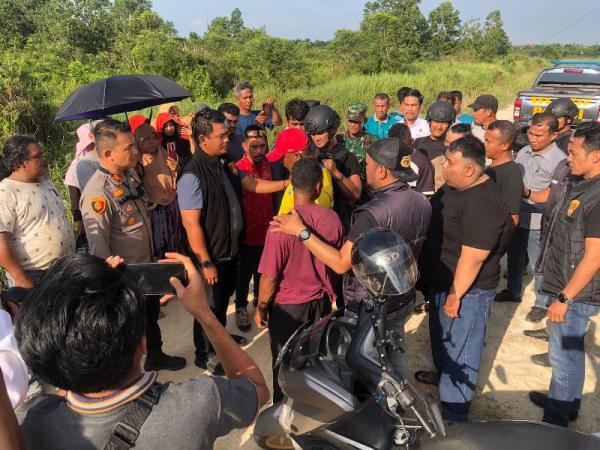 RAGA Pekanbaru Amankan 8 Preman Terkait Beking Lahan,  Senjata Tajam Diamankan