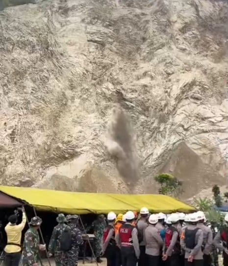 Ancaman Longsor Susulan, Operasi Pencarian Korban di Gunung Kuda Dihentikan Sementara